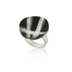 1356 - SILVER RING. R1356