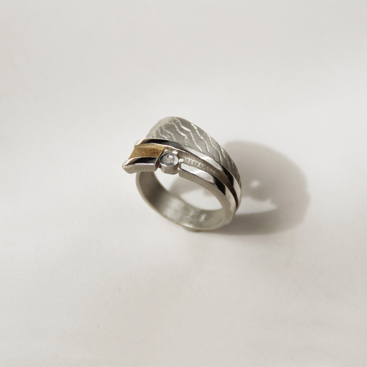 SILVER & GOLD RING WITH DIAMOND