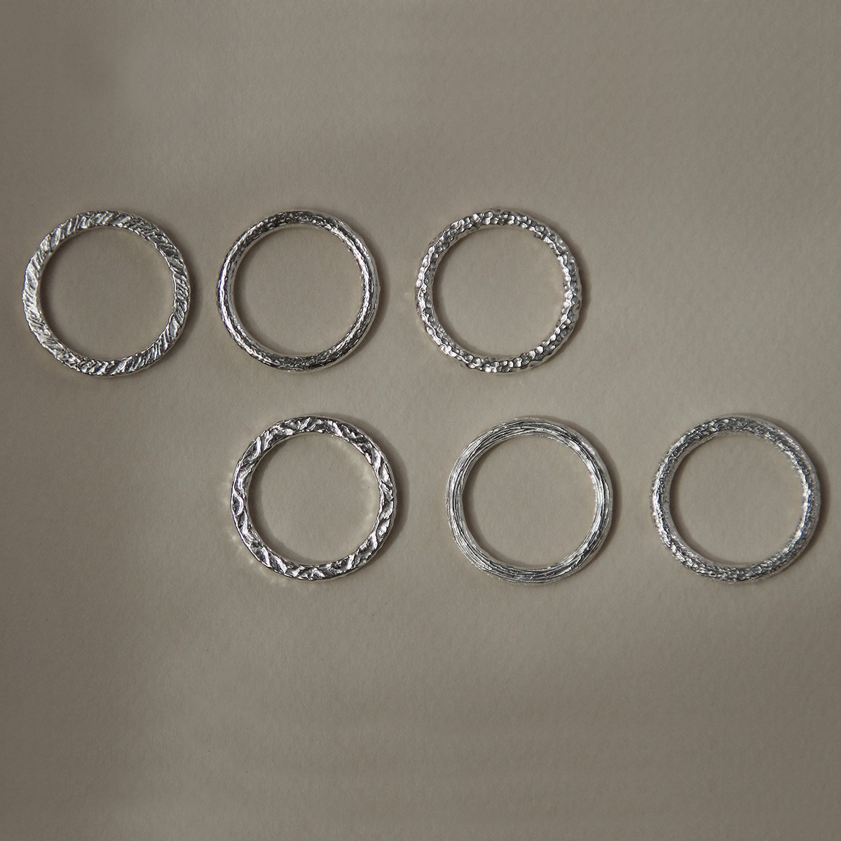 2000 - ANELL DE PLATA. R2000-1
