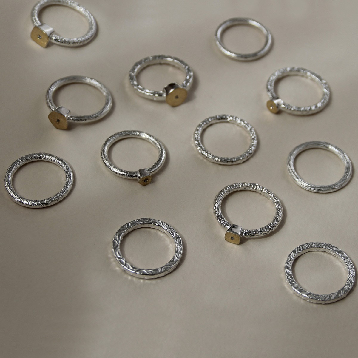 2000 - SILVER RING. R2000-6