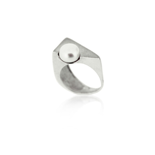 3058 - ANILLO PLATA CON PERLA. R3058