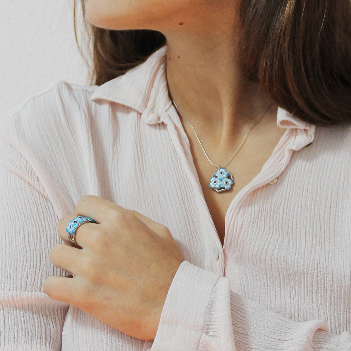 ANELL FLOR DE PLATA I ESMALTS