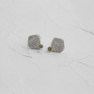 Pendientes Strata