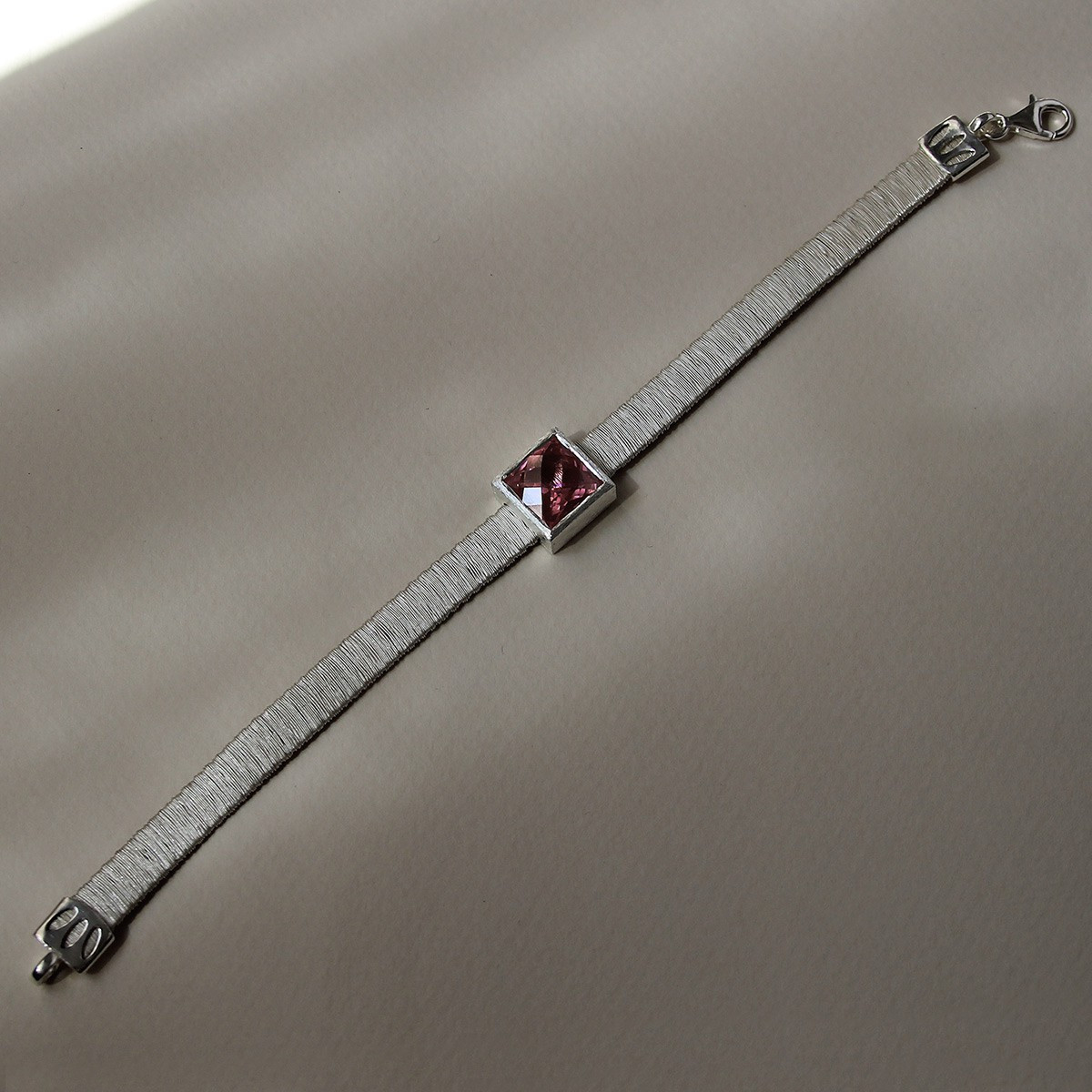 PULSERA PLATA Y PIEDRA SINTÉTICA