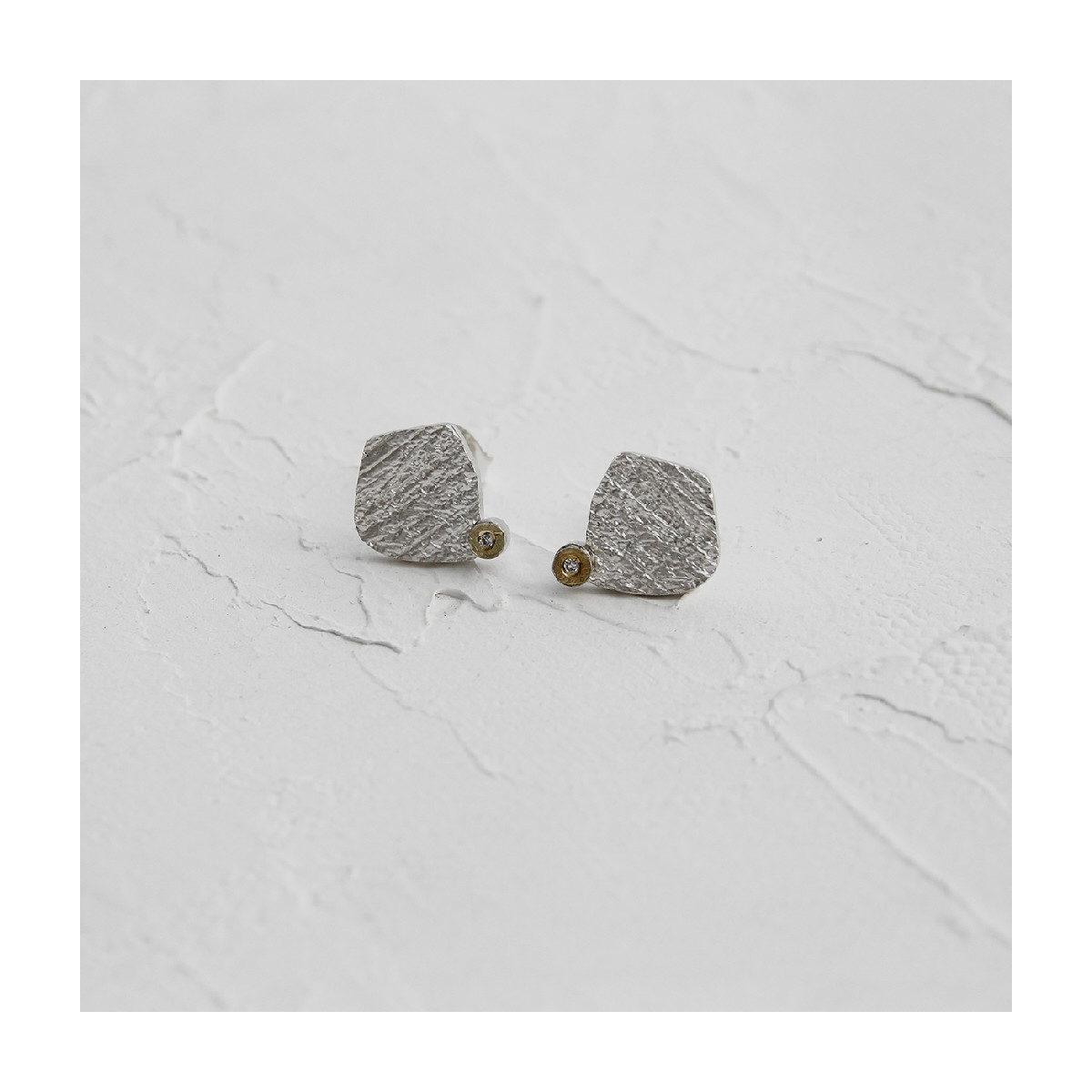 Pendientes Strata
