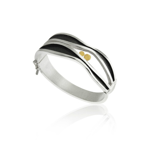 1802 - SILVER & GOLD BANGLE. BA1802